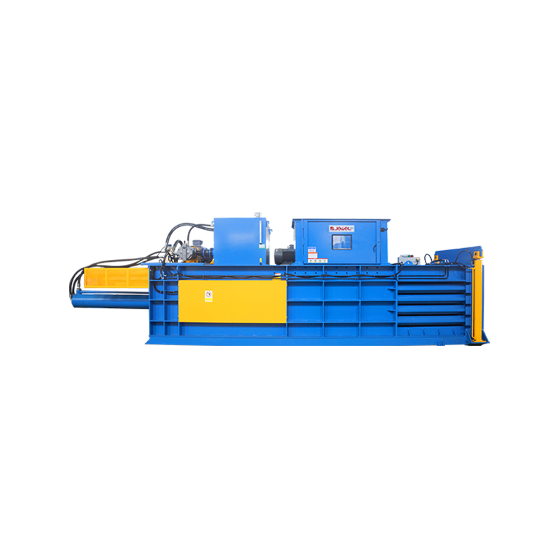 Horizontální uzavřený hydraulický lis na balíky