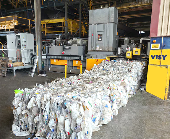 Multifunkční a vysoce účinné řešení balíkování pro australské komplexní recyklační centrum