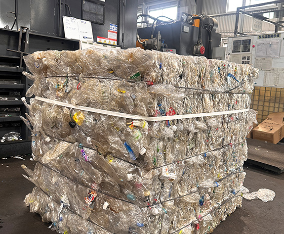 Vysoce účinné kompresní řešení pro japonské podniky zabývající se recyklací PET