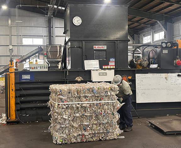 Vysoce účinné kompresní řešení pro japonské podniky zabývající se recyklací PET